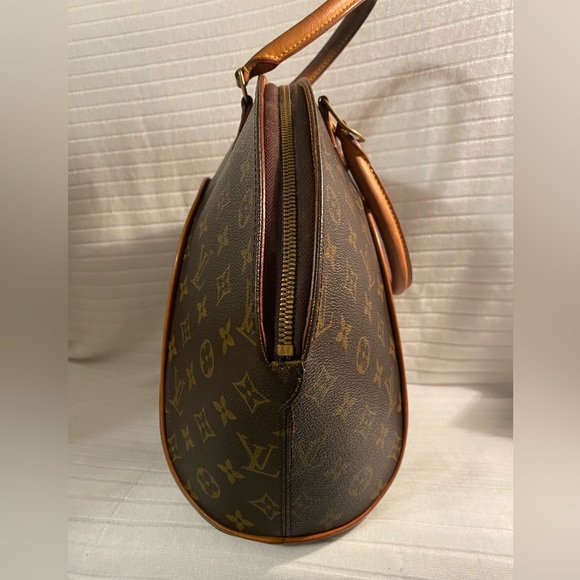 Beautiful Louis Vuitton Ellipse MM W/Certificate of Authenticity - Picture 6 of 15